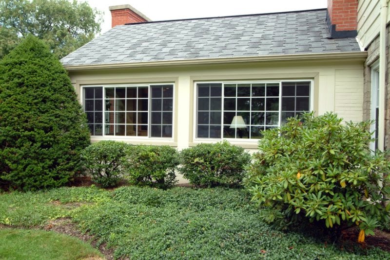 Replacing Your Windows? Review the Advantages of Vinyl.